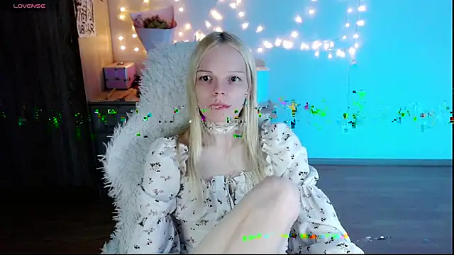 Emily Nyaffee online show from March 14, 2:10 am