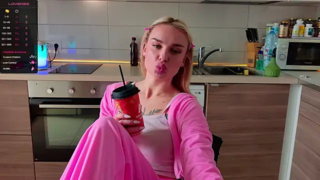 MissLovex online show from April 15, 6:20 am