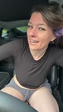 Snapshot of LadyLena1 chatting on July 22, 4:32 pm LadyLena1 online show from July 22, 4:32 pm