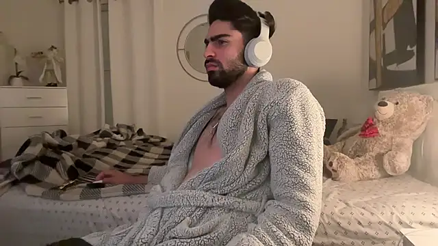 Snapshot of Carlos-195- chatting on November 1, 6:04 am Carlos-195- online show from November 1, 6:04 am