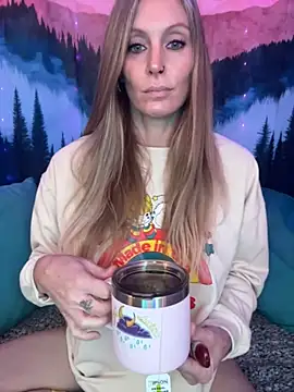 ItsDanniG online show from October 30, 5:46 pm