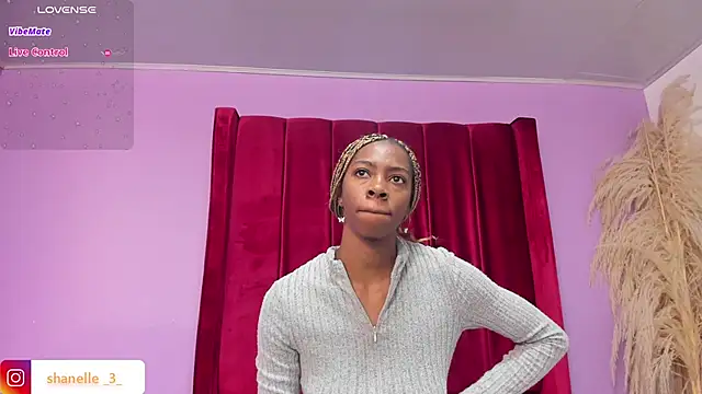 Snapshot of Shanelle__ chatting on February 2, 1:43 pm Shanelle online show from February 2, 1:43 pm