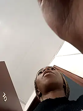 Snapshot of Shanelle__ chatting on February 25, 1:43 pm Shanelle online show from February 25, 1:43 pm