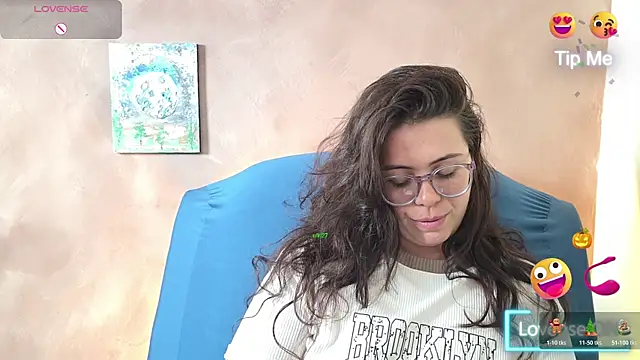 Snapshot of irinasweet27 chatting on April 24, 1:08 am irinasweet27 online show from April 24, 1:08 am