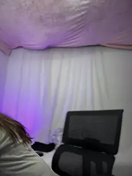 lilian prada online show from February 24, 9:13 pm