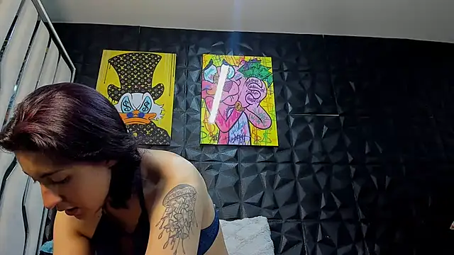 Snapshot of AngelaLinaresx69 chatting on February 24, 9:13 pm AngelaLinaresx69 online show from February 24, 9:13 pm