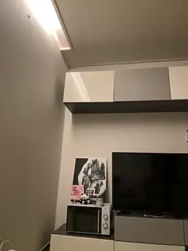 Angela Fosterr online show from December 4, 7:11 pm