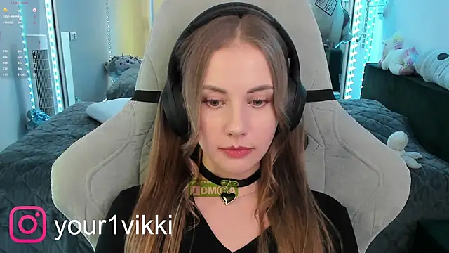 Snapshot of Vikki_Cheese chatting on February 16, 4:42 am Vikki Cheese online show from February 16, 4:42 am