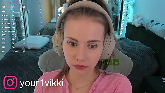 Snapshot of Vikki_Cheese chatting on February 22, 10:31 pm Vikki Cheese online show from February 22, 10:31 pm