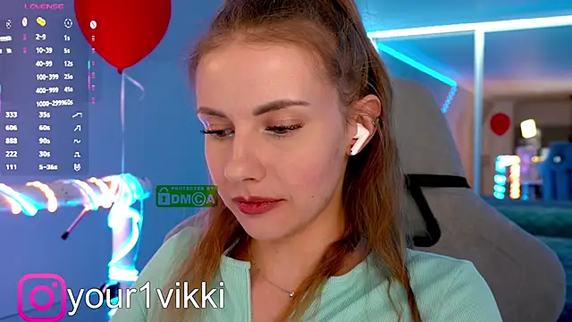 Snapshot of Vikki_Cheese chatting on March 16, 10:31 pm Vikki Cheese online show from March 16, 10:31 pm