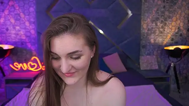 EmmyCharmm online show from March 26, 7:03 am