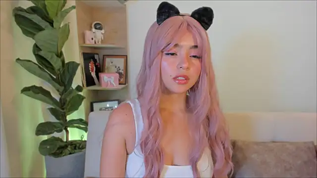 Snapshot of Olivia_xd_ chatting on June 17, 5:54 am Olivia xd online show from June 17, 5:54 am