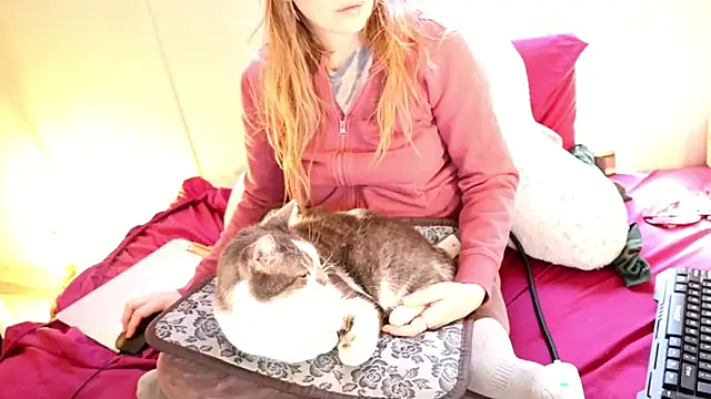 xxpixeyxx online show from December 15, 2:43 pm