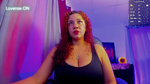Snapshot of ana_sweet2 chatting on June 5, 10:15 pm ana sweet2 online show from June 5, 10:15 pm