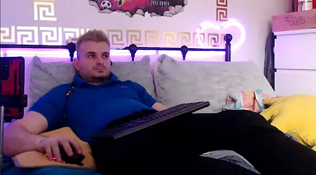 Snapshot of erotico69xxx chatting on February 21, 2:27 pm erotico69xxx online show from February 21, 2:27 pm