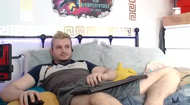 Snapshot of erotico69xxx chatting on March 10, 12:15 pm erotico69xxx online show from March 10, 12:15 pm