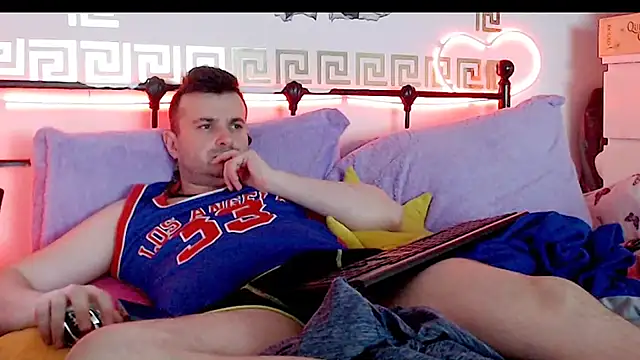 Snapshot of erotico69xxx chatting on October 4, 11:47 pm erotico69xxx online show from October 4, 11:47 pm