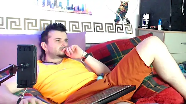 Snapshot of erotico69xxx chatting on May 25, 10:38 pm erotico69xxx online show from May 25, 10:38 pm