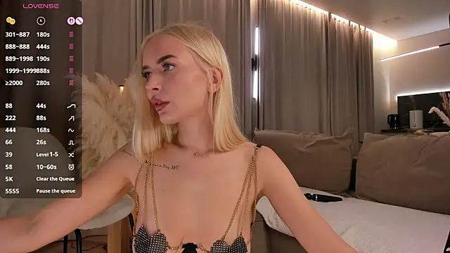 Snapshot of eva_m1racle_ chatting on November 16, 8:03 pm eva m1racle online show from November 16, 8:03 pm