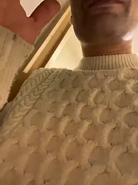 Snapshot of athenphysics chatting on December 26, 11:03 pm athenphysics online show from December 26, 11:03 pm