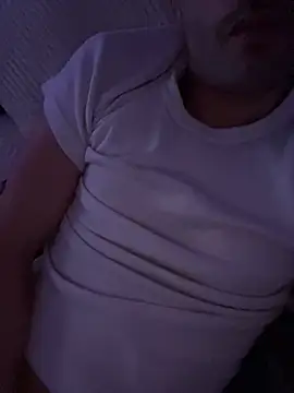 Snapshot of athenphysics chatting on December 28, 11:26 pm athenphysics online show from December 28, 11:26 pm