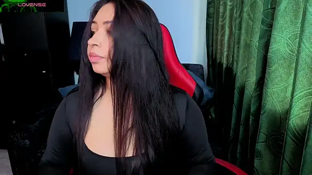 charlotee lovee69 online show from March 2, 9:32 pm