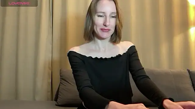 Snapshot of MonikaBos chatting on December 21, 10:19 pm MonikaBos online show from December 21, 10:19 pm