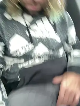 Snapshot of 4kUsh2Fashion0 chatting on December 16, 3:43 pm 4kUsh2Fashion0 online show from December 16, 3:43 pm