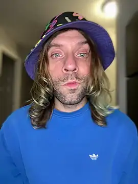 Snapshot of 4kUsh2Fashion0 chatting on December 23, 12:35 am 4kUsh2Fashion0 online show from December 23, 12:35 am