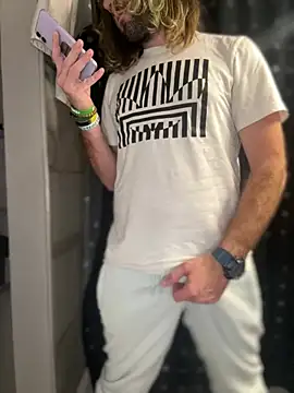 Snapshot of 4kUsh2Fashion0 chatting on January 11, 5:10 am 4kUsh2Fashion0 online show from January 11, 5:10 am