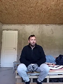 Snapshot of florin421 chatting on April 19, 6:02 am florin421 online show from April 19, 6:02 am