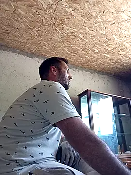 Snapshot of florin421 chatting on April 25, 8:50 am florin421 online show from April 25, 8:50 am