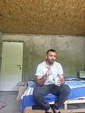 Snapshot of florin421 chatting on May 7, 9:25 am florin421 online show from May 7, 9:25 am