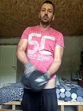Snapshot of florin421 chatting on May 20, 2:01 pm florin421 online show from May 20, 2:01 pm