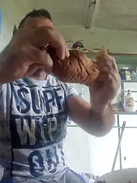 Snapshot of florin421 chatting on May 21, 11:17 am florin421 online show from May 21, 11:17 am