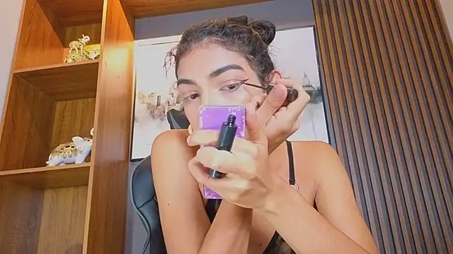 Snapshot of Alahia_Rodriguez chatting on May 9, 7:30 pm Alahia Rodriguez online show from May 9, 7:30 pm