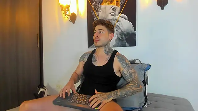Snapshot of ChrisMiller69 chatting on December 19, 12:13 am ChrisMiller69 online show from December 19, 12:13 am