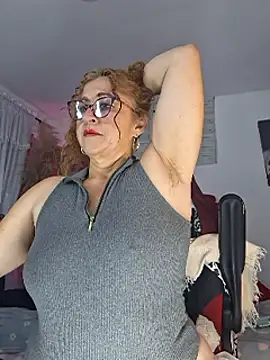 Snapshot of evelin_hott chatting on February 14, 1:02 am evelin hott online show from February 14, 1:02 am