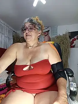 Snapshot of evelin_hott chatting on May 24, 9:42 pm evelin hott online show from May 24, 9:42 pm