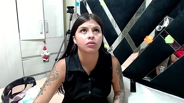 Snapshot of katery_wok11 chatting on April 23, 1:40 am katery wok11 online show from April 23, 1:40 am