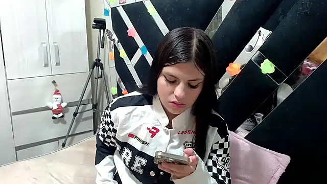 Snapshot of katery_wok11 chatting on April 26, 3:48 am katery wok11 online show from April 26, 3:48 am