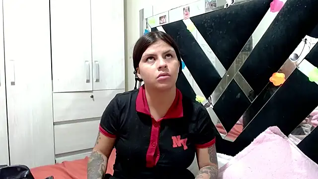 Snapshot of katery_wok11 chatting on June 6, 2:49 am katery wok11 online show from June 6, 2:49 am