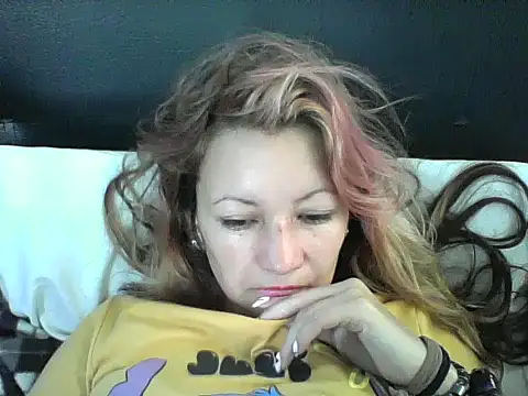 Snapshot of Paulita_x3 chatting on January 11, 11:56 am Paulita x3 online show from January 11, 11:56 am