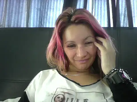 Snapshot of Paulita_x3 chatting on February 6, 1:10 pm Paulita x3 online show from February 6, 1:10 pm