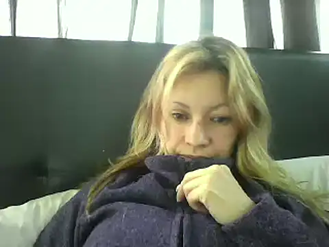 Snapshot of Paulita_x3 chatting on February 19, 2:23 pm Paulita x3 online show from February 19, 2:23 pm