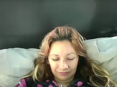 Snapshot of Paulita_x3 chatting on February 28, 12:31 pm Paulita x3 online show from February 28, 12:31 pm