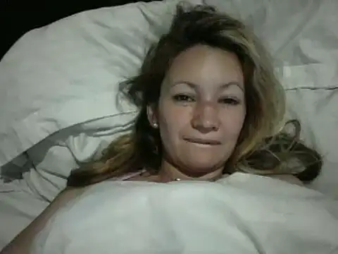 Snapshot of Paulita_x3 chatting on October 18, 10:49 am Paulita x3 online show from October 18, 10:49 am