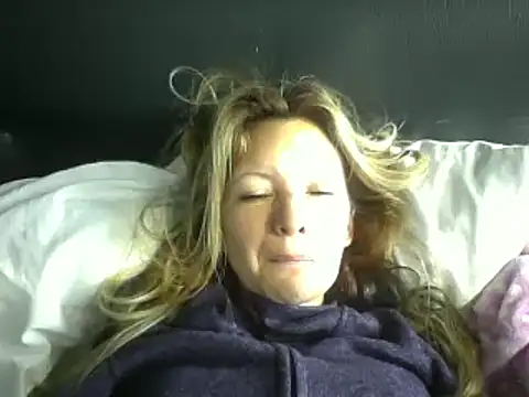 Snapshot of Paulita_x3 chatting on March 22, 1:03 pm Paulita x3 online show from March 22, 1:03 pm