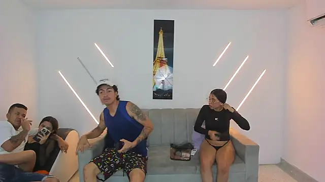 Snapshot of brutal_sex_room2 chatting on December 2, 12:43 pm brutal sex room2 online show from December 2, 12:43 pm