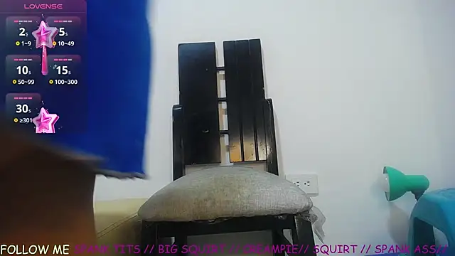 Snapshot of vegalaura__ chatting on June 17, 11:49 pm vegalaura online show from June 17, 11:49 pm